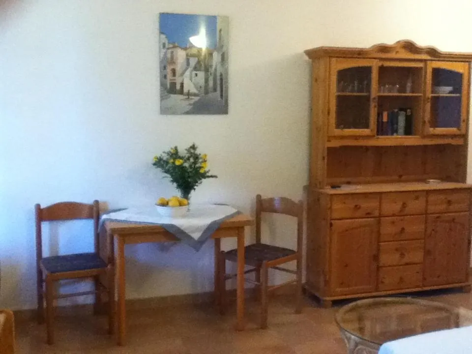 אלגהרו Villa Paradiso 0*,